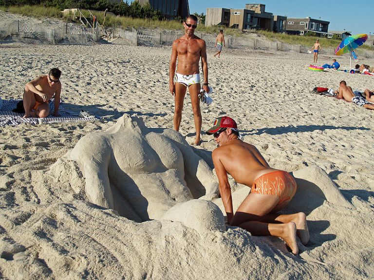 800px-Oceanside_beach_on_Fire_Island