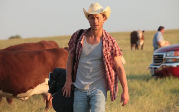 glen-powell-red-wing